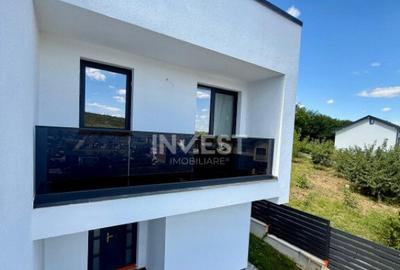 Casă cu 4 camere cu Canalizare în Bucium