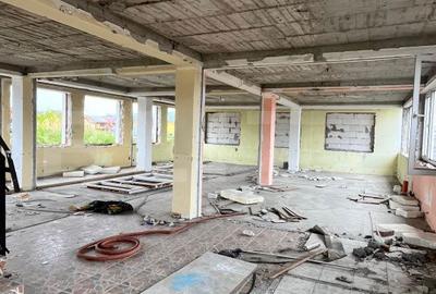 Casă cu 9 camere cu Teren 460 Mp în Central - 1