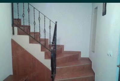 Casă cu 6 camere în Central - 9