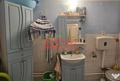 Casă cu 7 camere cu Teren 1756 Mp în Caracal - 2