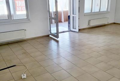 Spațiu comercial, de 75 mp, în Bucium