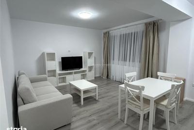 Apartament cu 3 camere semidecomandat în 1 Decembrie