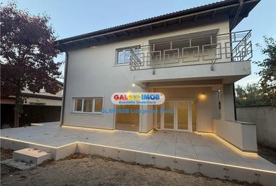 Casă cu 6 camere cu Garaj în Central