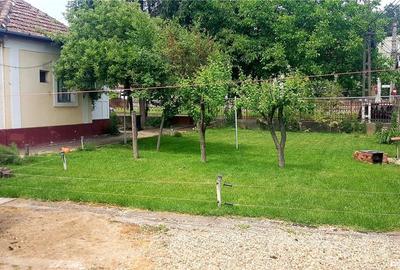 Casă cu 4 camere cu Teren 550 Mp în Central - 2