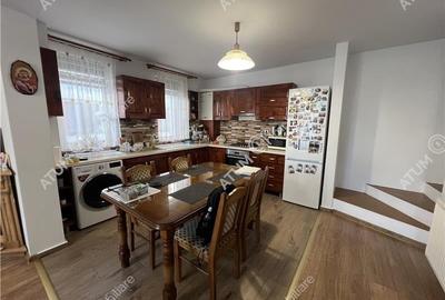 Casa cu 4 camere 2 bai si curte proprie in zona Arhitectilor - 7