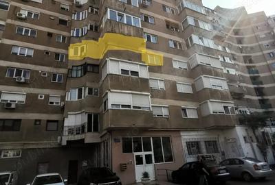 De vanzare apartament 3 camere decomandat, B-dul Dacia, Oradea De vanzare apartament 3 camere decomandat, B-dul Dacia, Oradea - 1