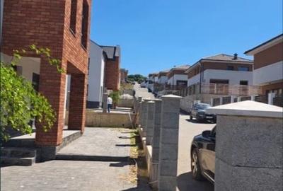 Case individuale cu 4 dormitoare in Dezmir  Zona linistita, 482 mp teren Case individuale cu 4 dormitoare in Dezmir  Zona linistita, 482 mp teren - 2