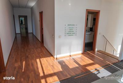 Spațiu comercial, de 1,340 mp, în Central - 11