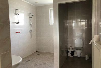Casă cu 4 camere în Central - 8
