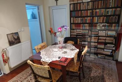 Casă cu 6 camere cu Teren 458 Mp în Central - 3