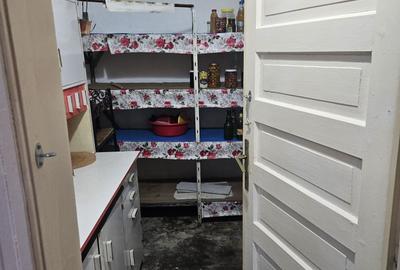 Casă cu 3 camere în Central