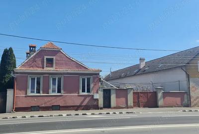 Casa regim Dp+P teren generos 1152 mp Codlea, DN1, 2 garaje, gradina - 1