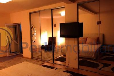 VILA - OVIDIU LAC - DEMISOL, PARTER, ETAJ SI MANSARDA - 16