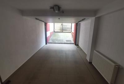 Casă cu 8 camere cu Canalizare în Lacul Tei - 4