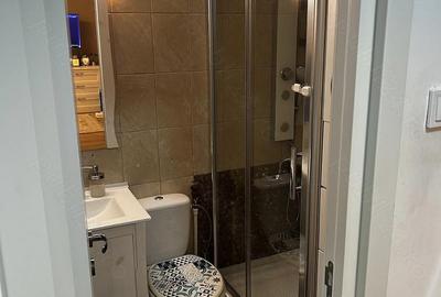 Apartament cu 3 camere semidecomandat în Central - 1