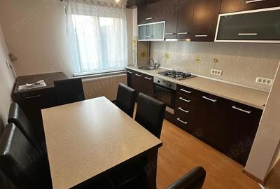 Inchiriez apartament 3 camere, Resita, Micro 3 - 2