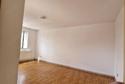 Vind 3 apartament la casa - 2