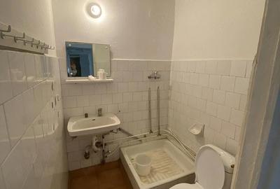 Apartament cu 4 camere decomandat în Micro 16 - 2