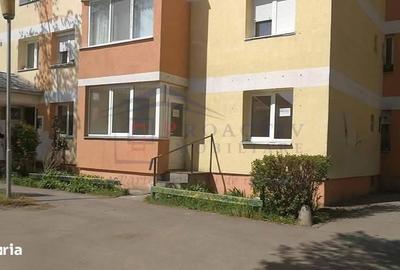 Spațiu comercial, de 45 mp, în Central - 1