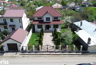 Casă cu 5 camere cu Teren 674 Mp în Vânători - 1