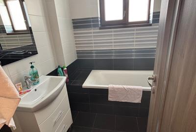 Apartament cu 3 camere în Berceni - 9