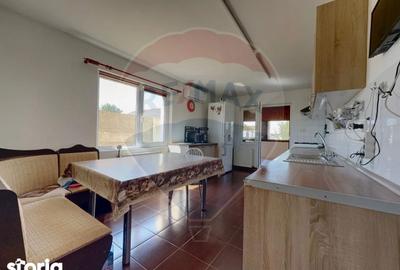 Casă cu 6 camere cu Teren 638 Mp în Pădureni - 20