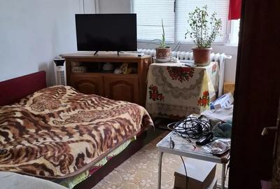 Proprietar Drumul Taberei 2 camere decomandate, 4 din 4, Valea Oltului 8,in spate este Lidl, liber - 9