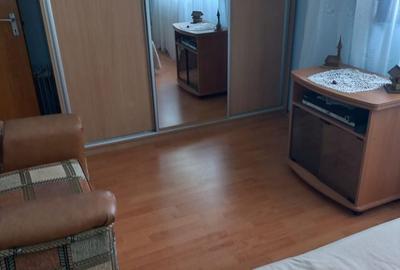 Apartament cu 3 camere semidecomandat în Berceni - 8
