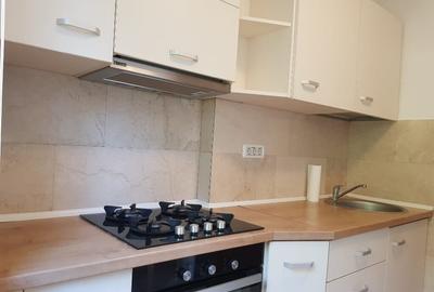Apartament cu 3 camere semidecomandat în Central - 3