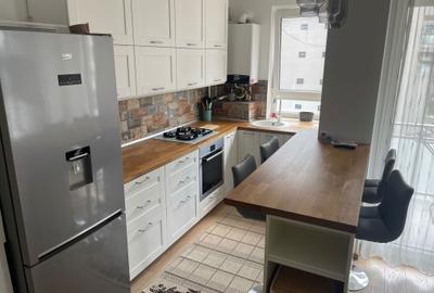 Apartament cu 3 camere decomandat în Exterior Vest - 2