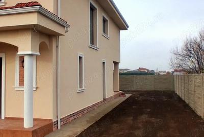 Casă cu 5 camere cu Teren 392 Mp în Dumbrăvița - 3
