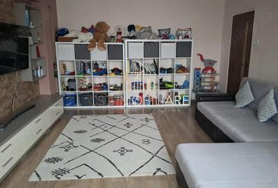Apartament cu 3 camere decomandat în Dâmbovița