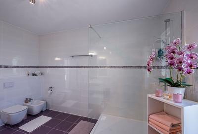 Casă individuală cu 5 camere cu Canalizare în Exterior Est - 17