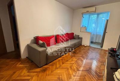 Apartament cu 3 camere in zona Sagului, centrala termica, etajul intai