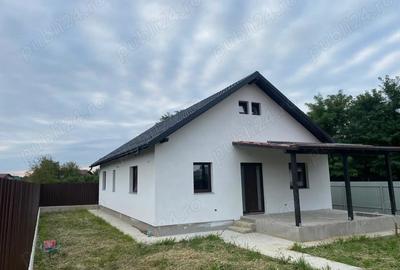 Vand casa Hemeius, zona Pensiunea Loredana