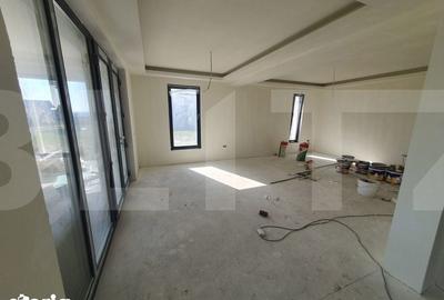 Casă cu 5 camere cu Teren 604 Mp în Ronaț