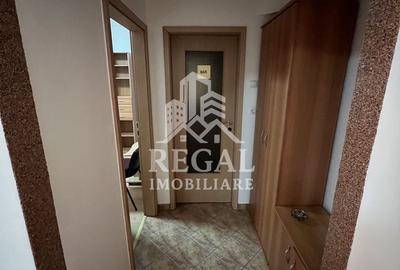 Spațiu comercial, de 44.909999847412 mp, în Central - 2