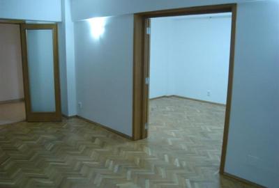 Apartament cu 4 camere decomandat în Calea Călărașilor - 2