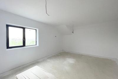 Duplex cu 4 camere cu Canalizare în Moșnița Veche - 9