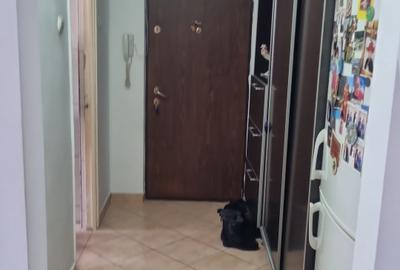 Apartament cu 3 camere semidecomandat, mobilat în Titan - 16