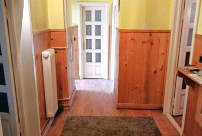 Vand ap. 3 camere + boxa si garaj - 1