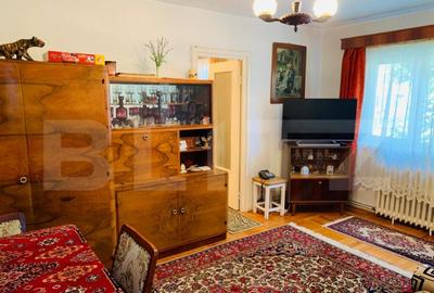 Apartament de vanzare, cu 3 camere, zona 7 Noiembrie - 1