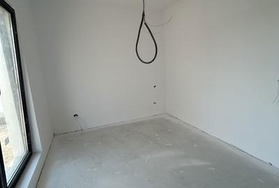 Casă cu 3 camere în Berceni - 1