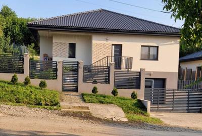 Casă cu 3 camere în Corușu - 4