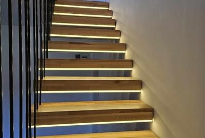 Apartament cu 7 camere decomandat în Florești - 14