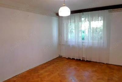 Vanzare apartament 3 camere, decomandat in Ploiesti, Nord zona Cina