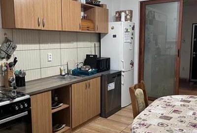 Garsonieră decomandată, mobilată în Florești