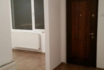 Închiriez apartament/spațiu comercial - 3