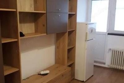 Garsonieră decomandată în Muncii