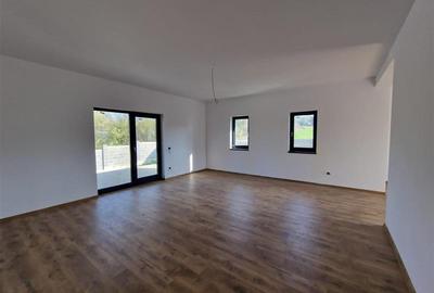 Casă individuală cu 4 camere cu Teren 616 Mp în Dealuri Oradea - 2